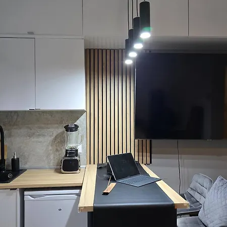 Charming 1-bedroom With Free Parking *