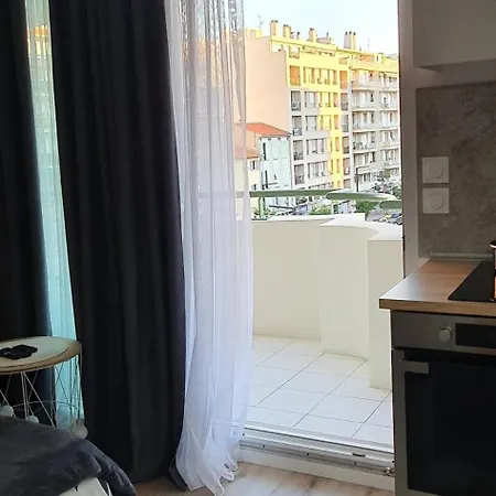 Apartman Charming 1-bedroom With Free Parking Nizza
