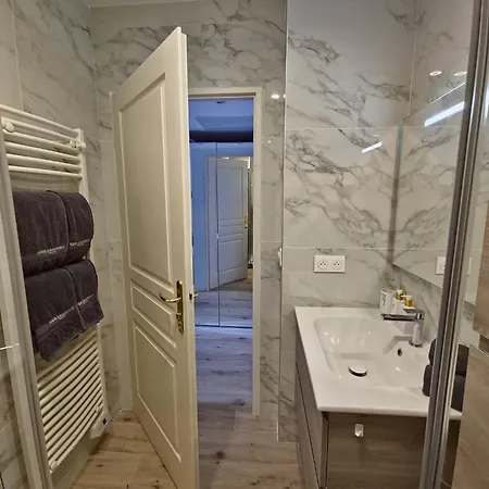 Apartamento Charming 1-bedroom With Free Parking