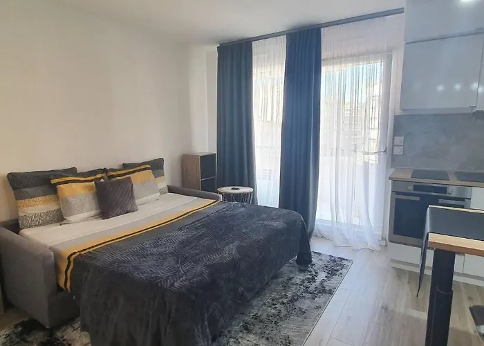 Charming 1-bedroom With Free Parking * ניס