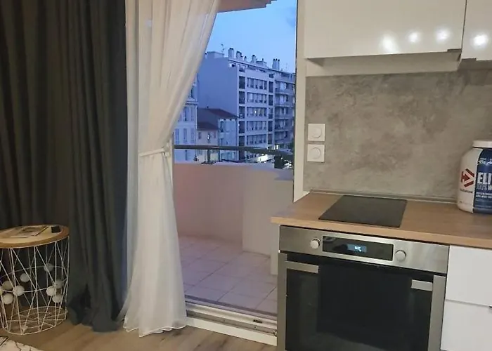 Charming 1-bedroom With Free Parking *