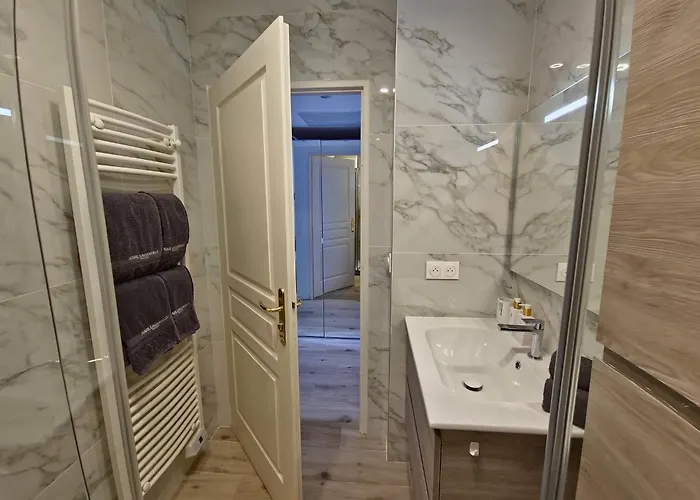 דירה Charming 1-bedroom With Free Parking