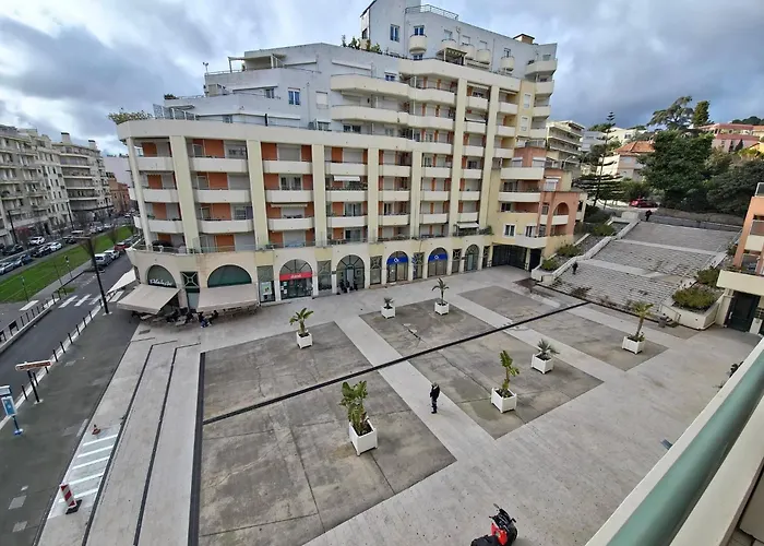 Charming 1-bedroom With Free Parking * ניס