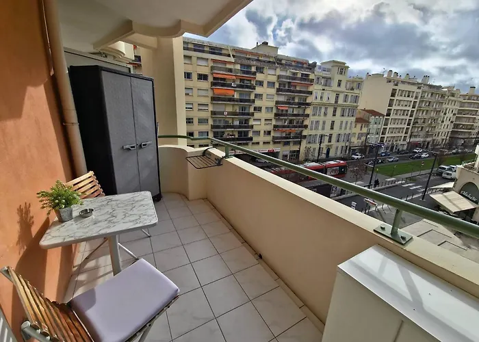 Charming 1-bedroom With Free Parking *