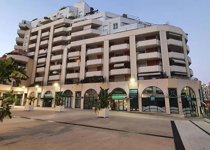 Apartment Charming 1-bedroom With Free Parking *